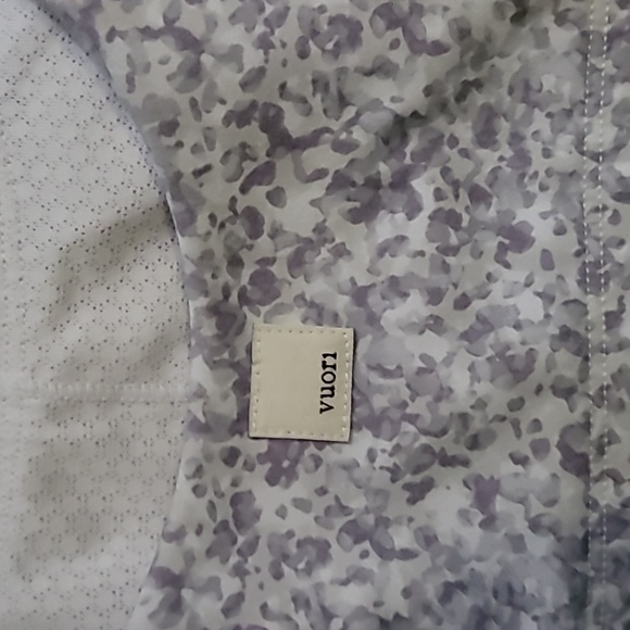 VUORI Daily Bra Light Micro Mini Camo Size XL NWOT - Picture 5 of 5